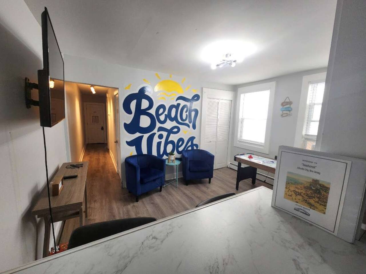 Beachcrest- Easy Walk to Tropicana & Casinos!