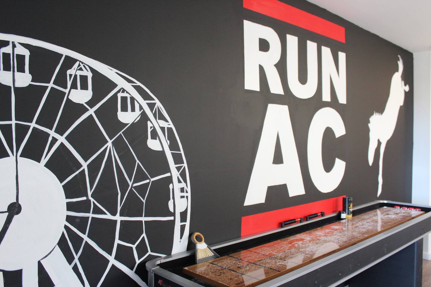 Run-AC Villa- Block from Ocean Casino & Waterpark!