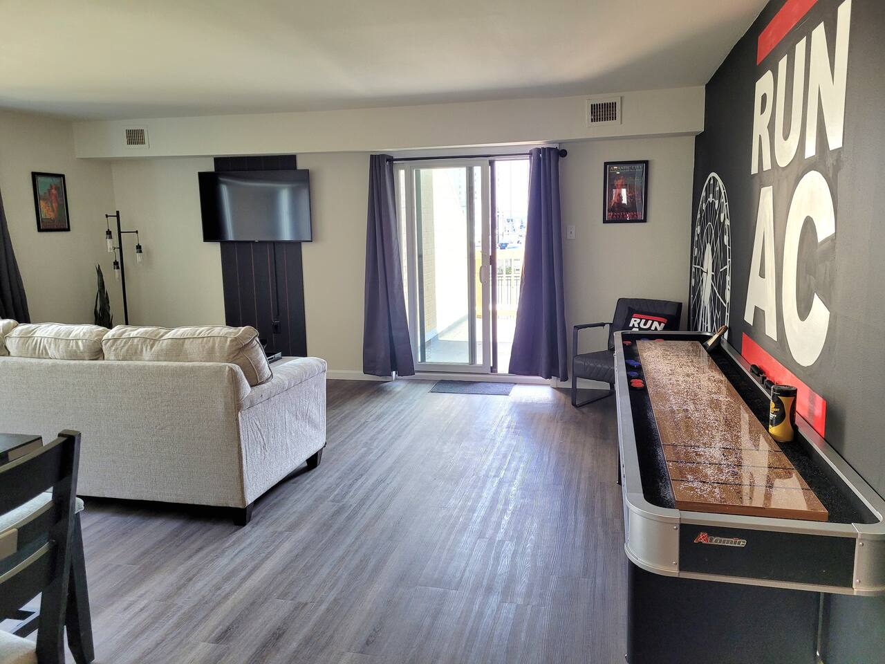 Run-AC Villa- Block from Ocean Casino & Waterpark!