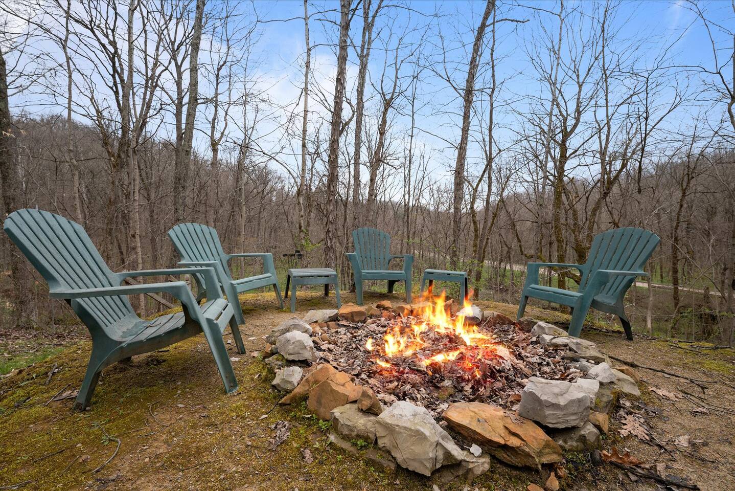 Tiny House! Hot Tub! Firepit! Pets! Secluded!