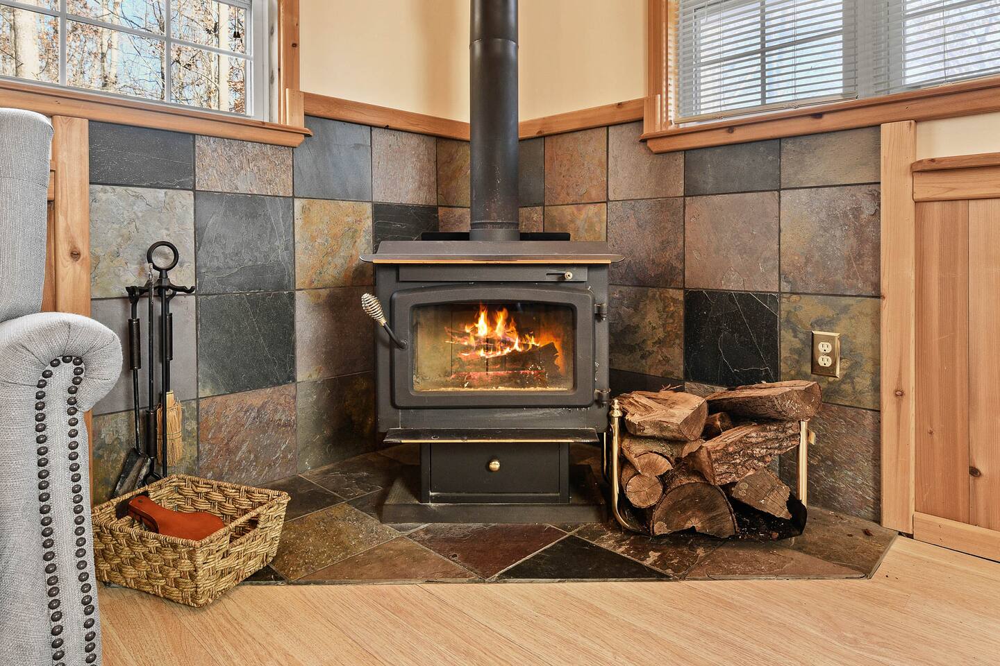 Tiny House! Hot Tub! Firepit! Pets! Secluded!