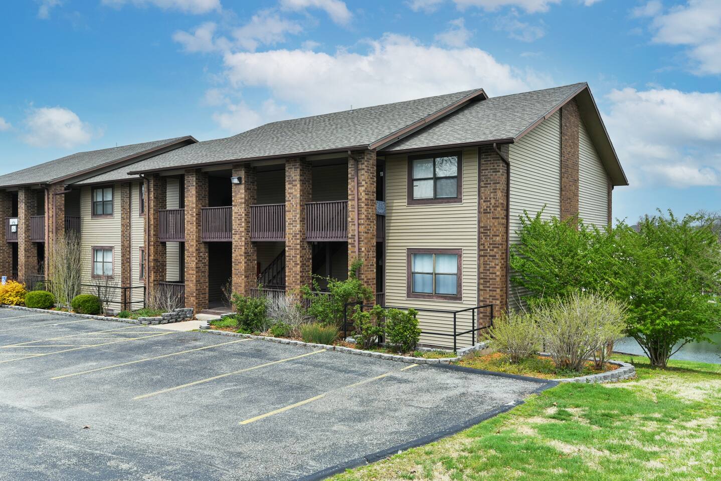 Heated Pool, Hot tub, Golf Course Views & Resort