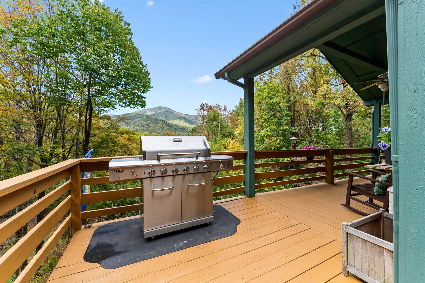 Bella Vita/3 bedroom-2 bath/1-Level/King beds/Pets Allowed/5 star Reviews — Maggie Valley — vacation rental