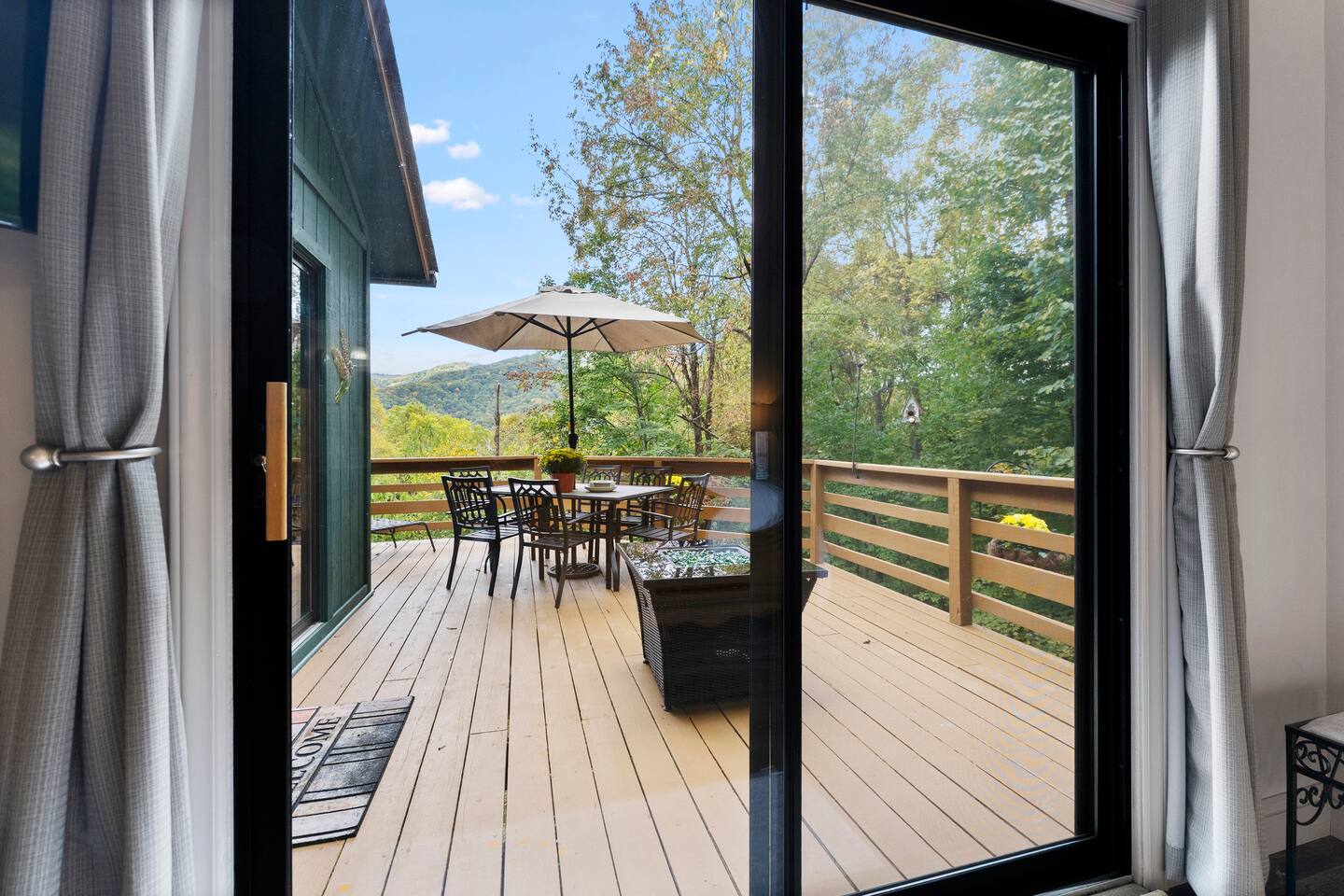 Bella Vita/3 bedroom-2 bath/1-Level/King beds/Pets Allowed/5 star Reviews