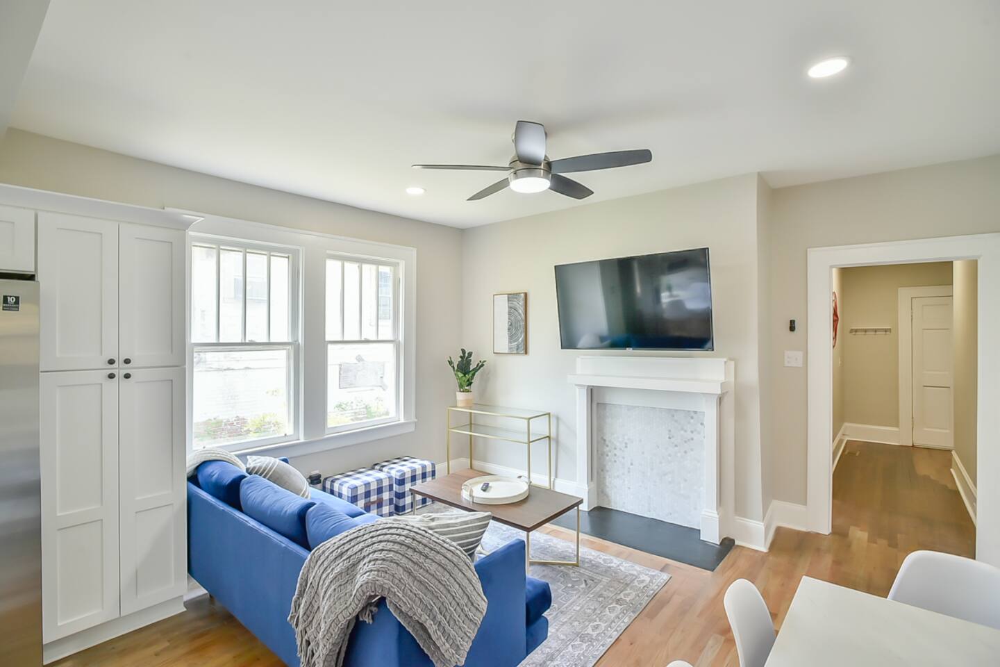 Comfortable 6 Bdrm~Fenced Backyard~Near Downtown!
