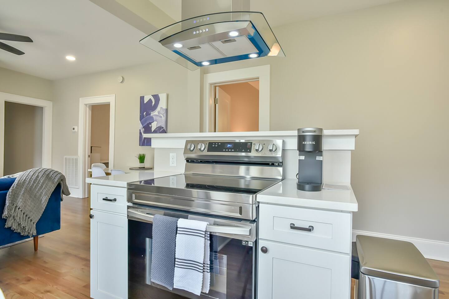 Comfortable 6 Bdrm~Fenced Backyard~Near Downtown!