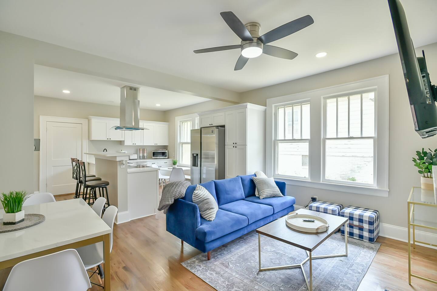 Comfortable 6 Bdrm~Fenced Backyard~Near Downtown! — Durham — vacation rental