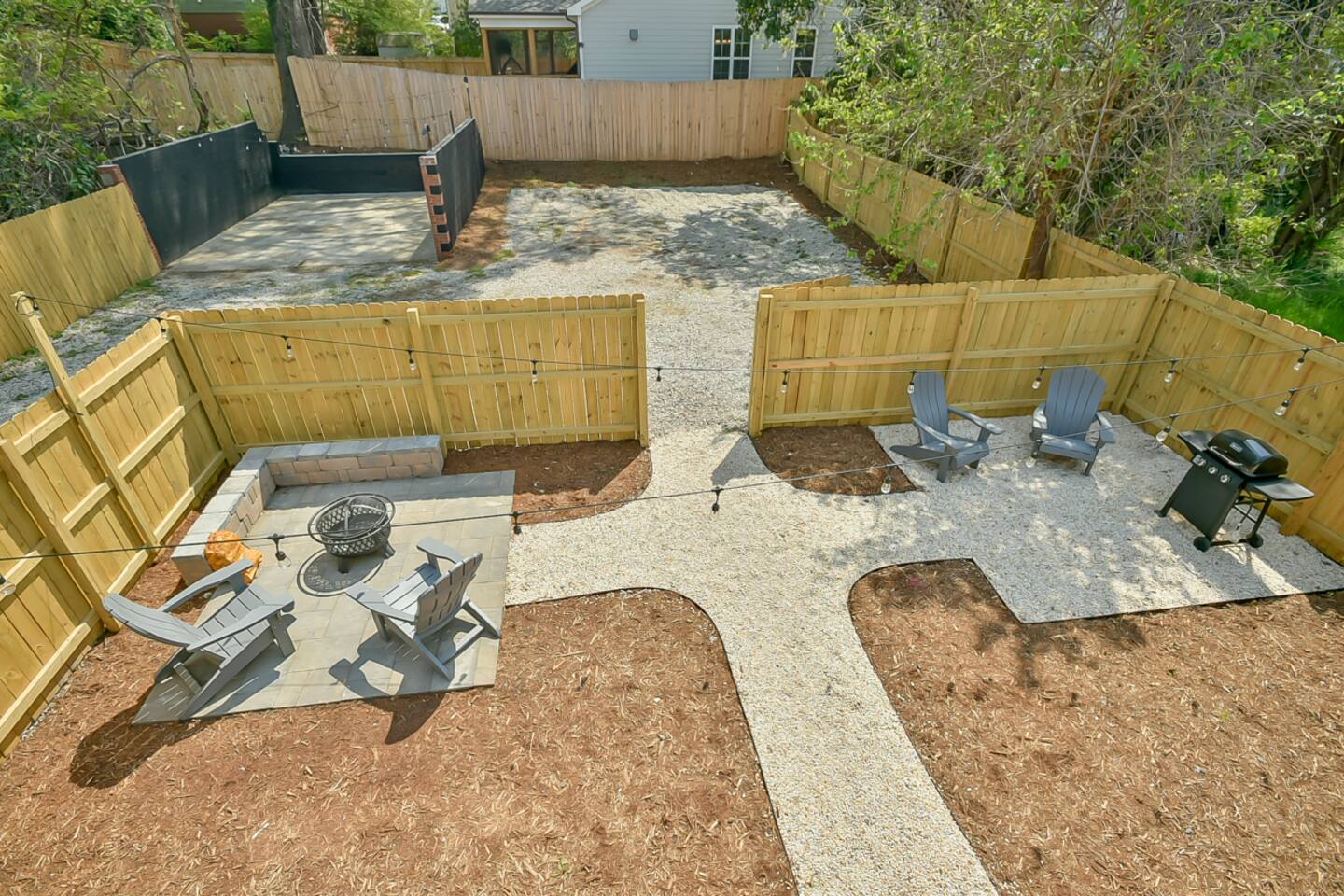 Comfortable 6 Bdrm~Fenced Backyard~Near Downtown!