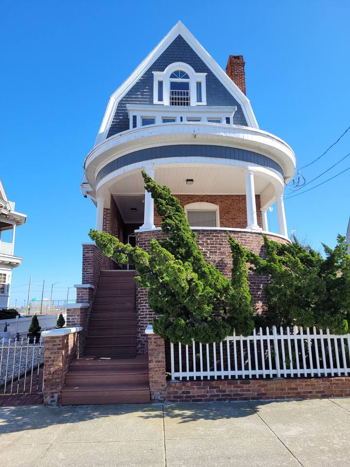 Easy Time Estate-Historic Home by Boardwalk & Fun