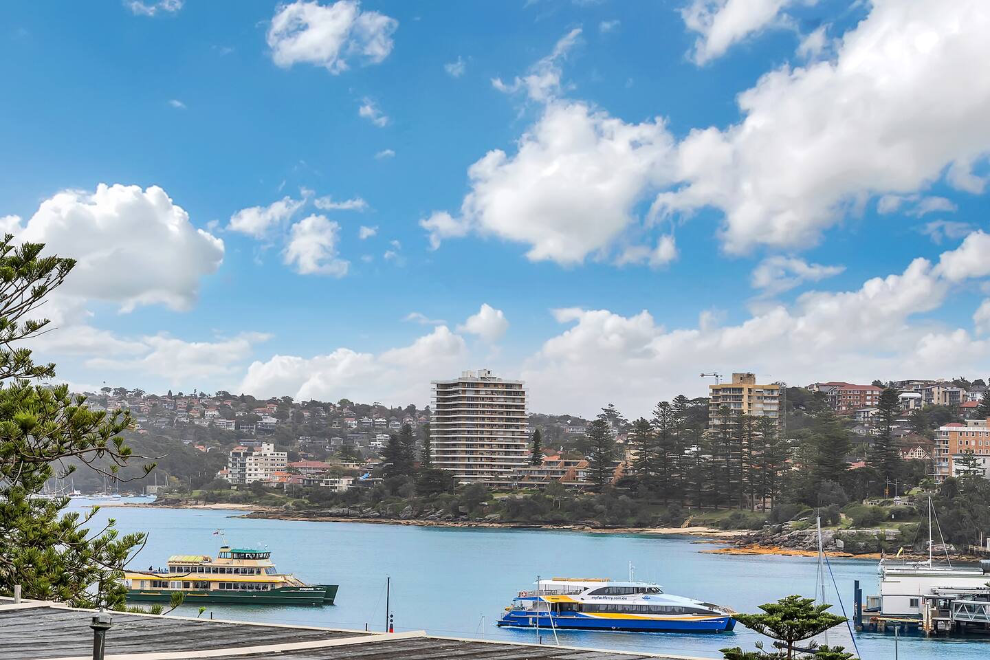 Harbour views 5 mins walk to surf, beaches, Wharf