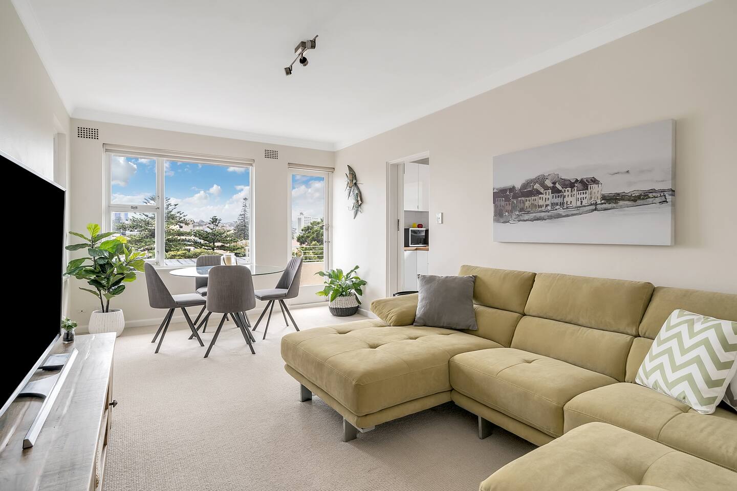 Harbour views 5 mins walk to surf, beaches, Wharf — Manly — vacation rental