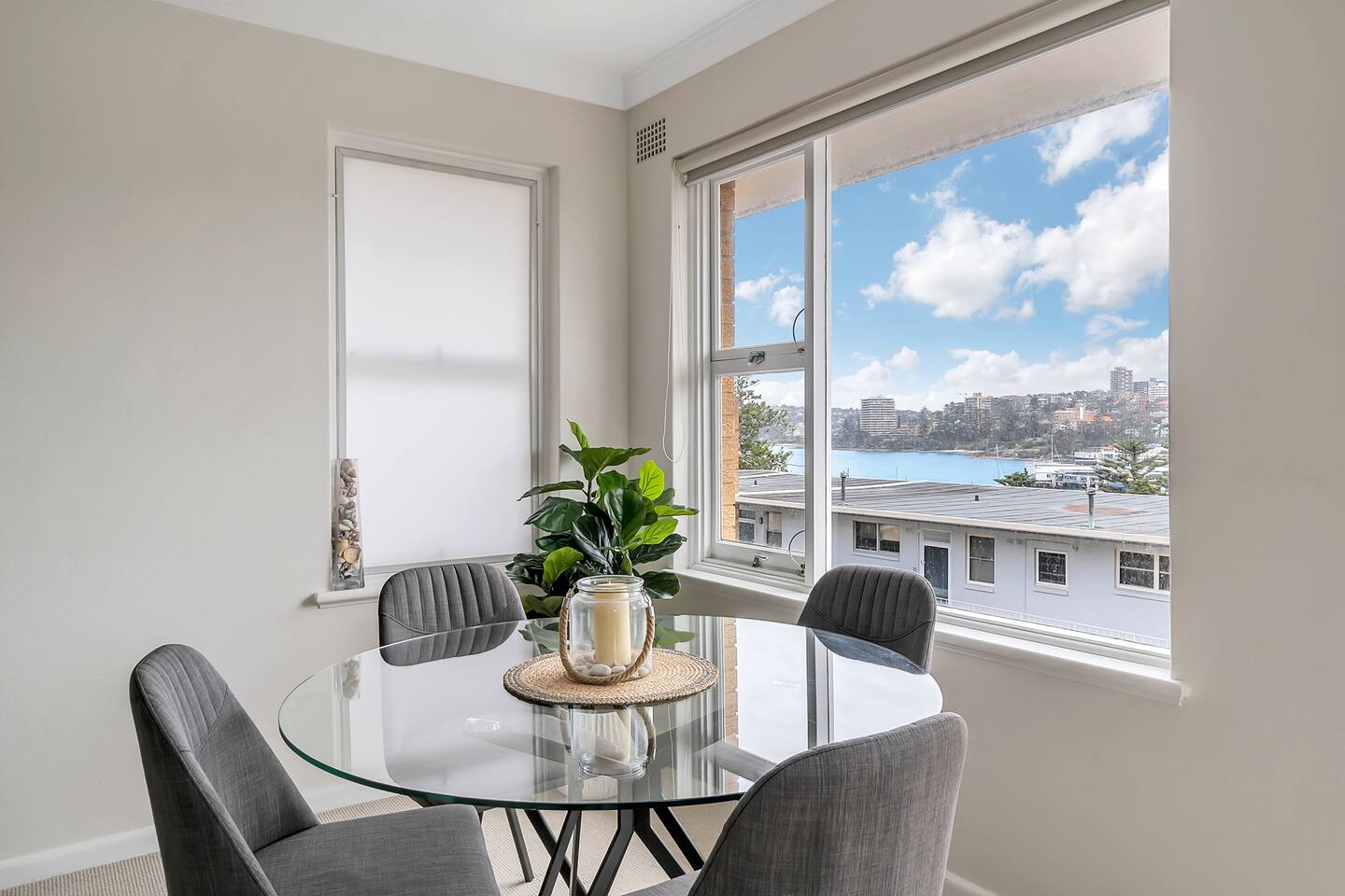 Harbour views 5 mins walk to surf, beaches, Wharf