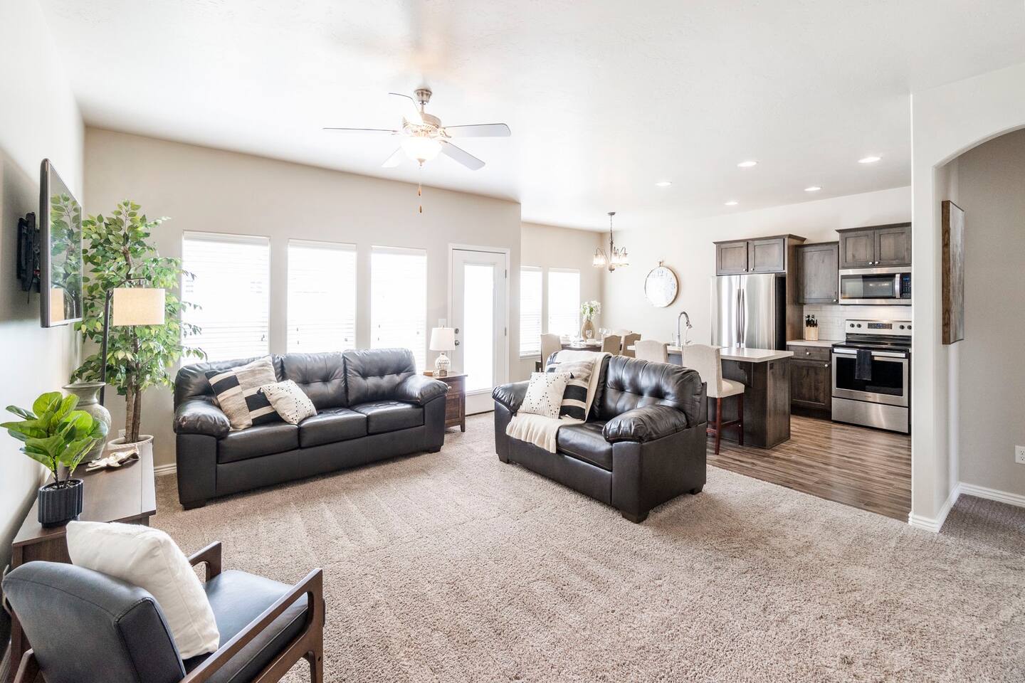 TJ Rancher Home, Wifi, King Beds