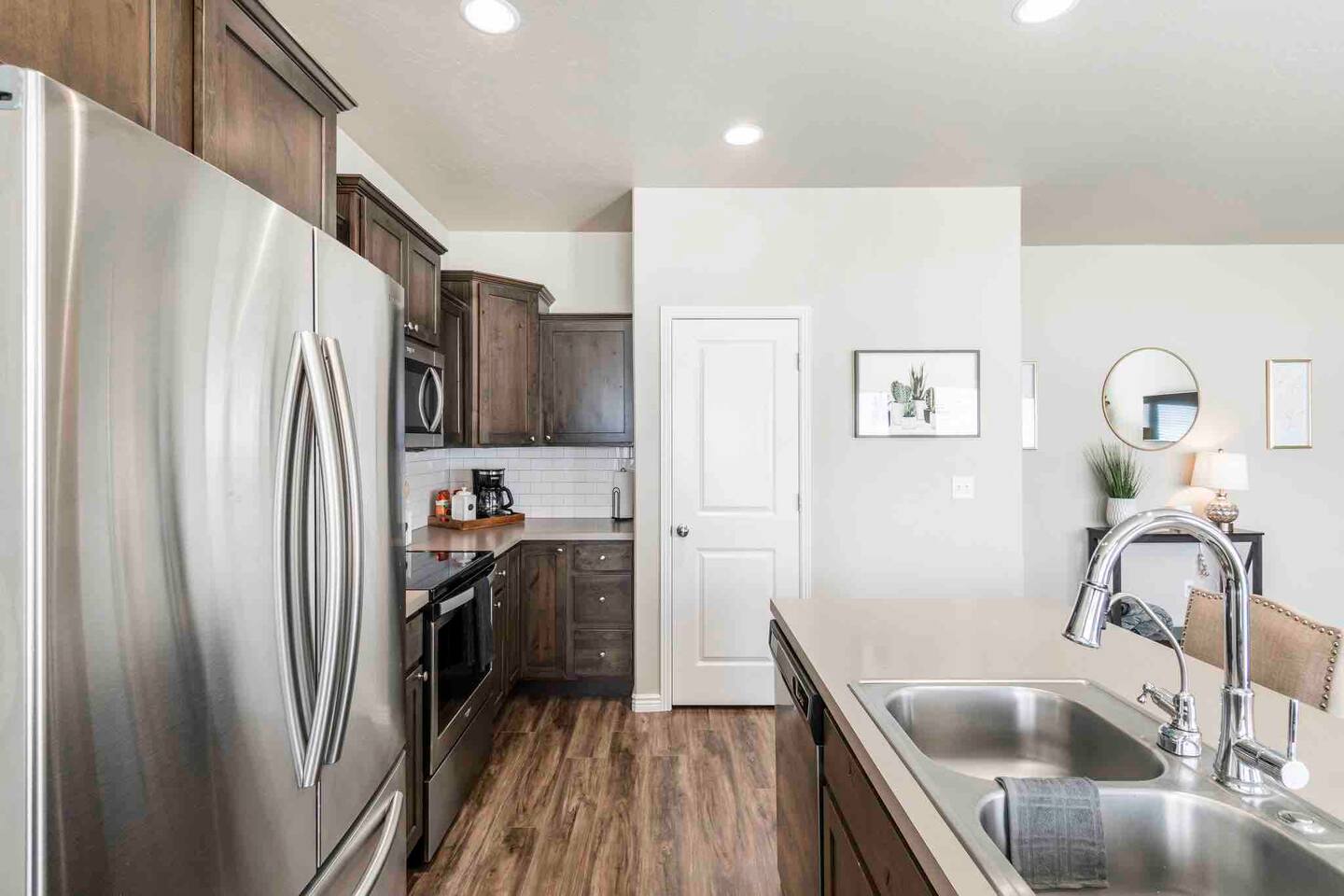 TJ Rancher Home, Wifi, King Beds