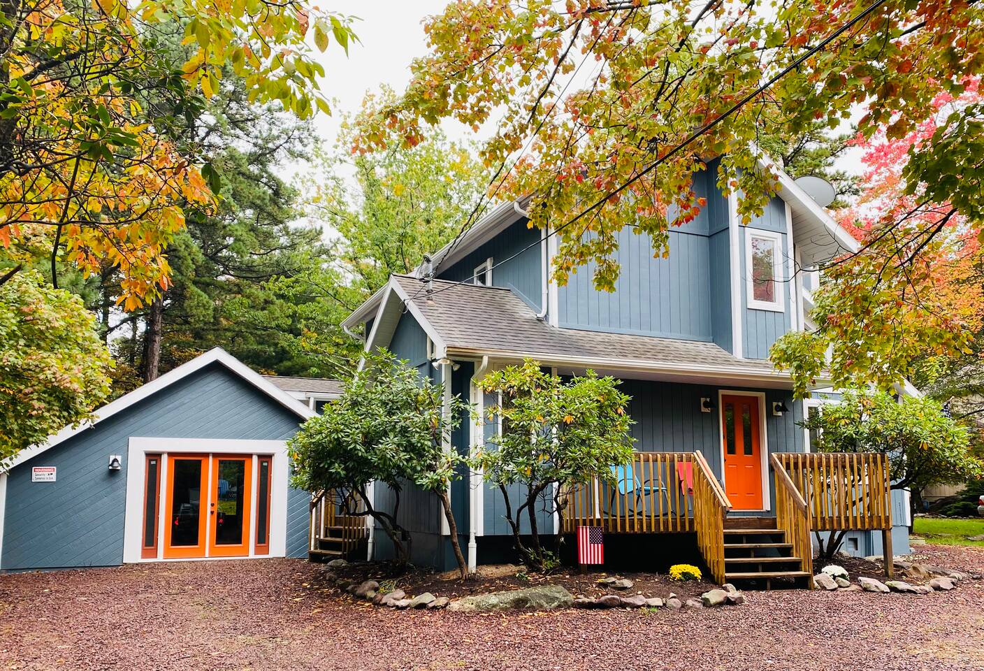 Beechwood Bliss! 3 bedroom Cabin w wood fireplace