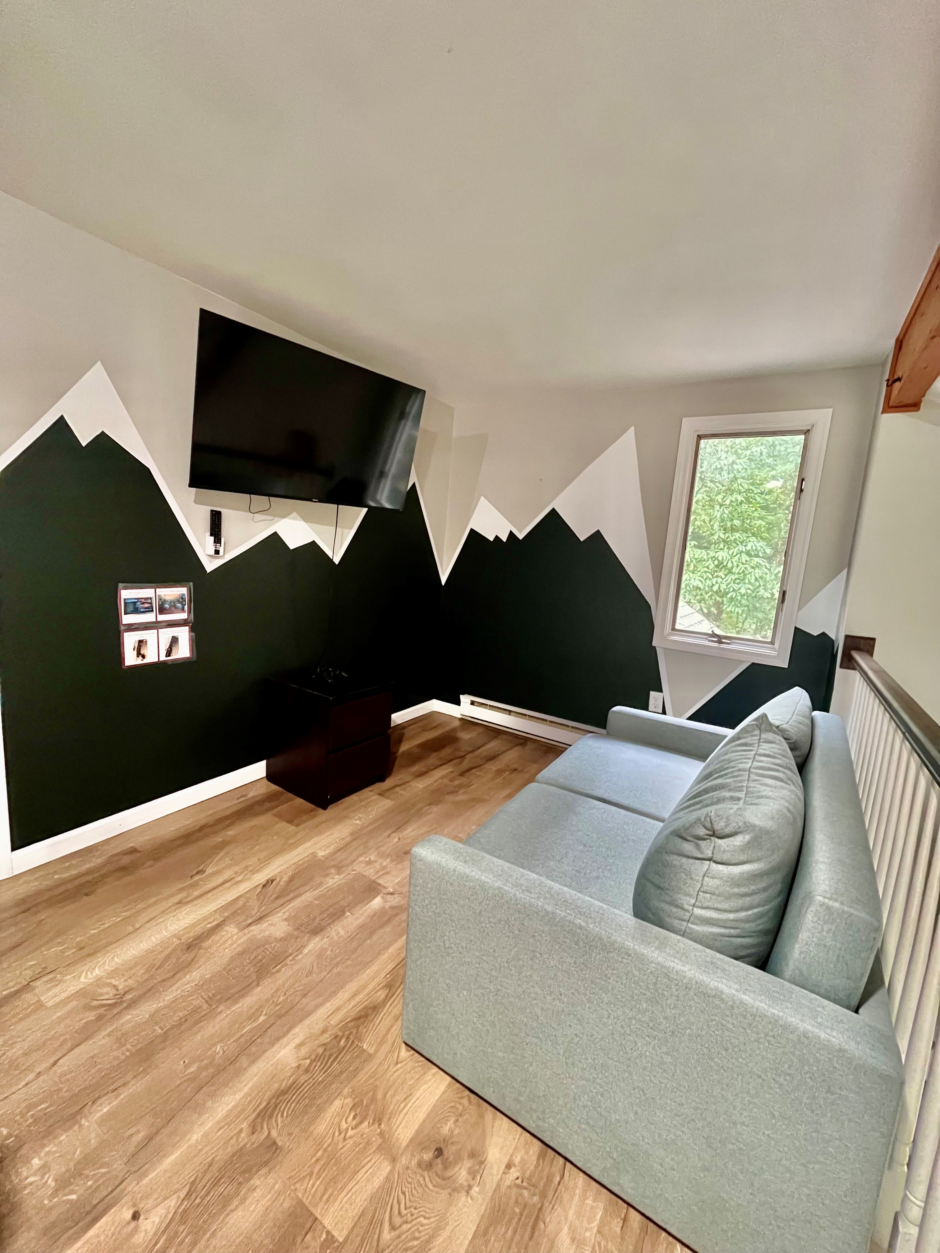 Beechwood Bliss! 3 bedroom Cabin w wood fireplace