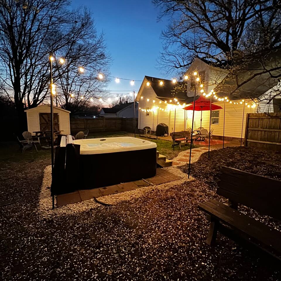 Cozy Home in Graham | Hot Tub | BBQ
