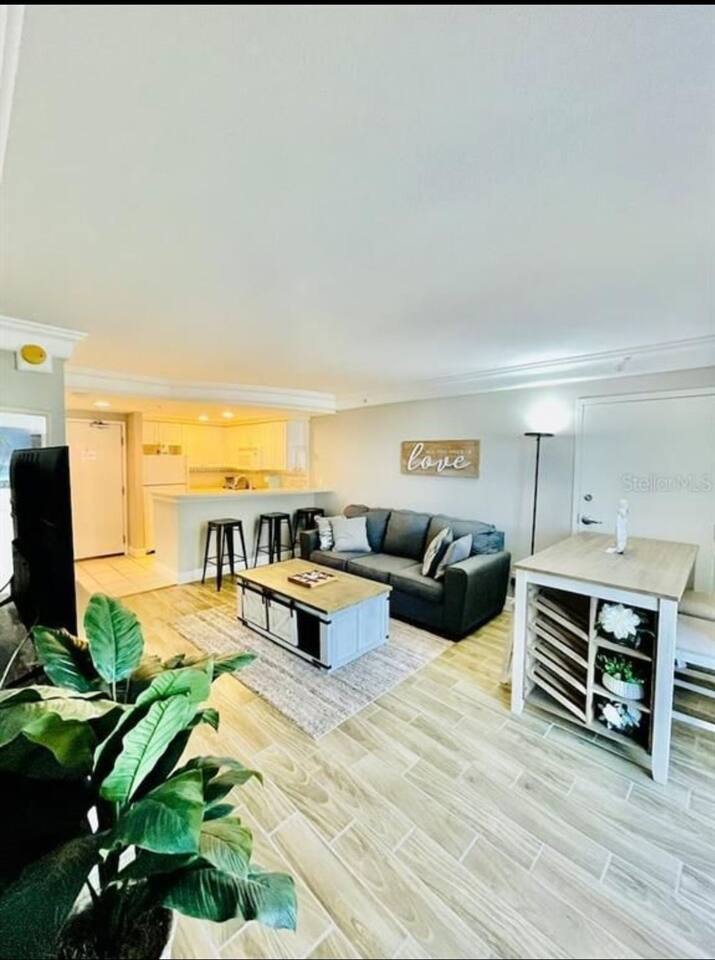 Private balcony ocean view 1 bedroom full kitchen