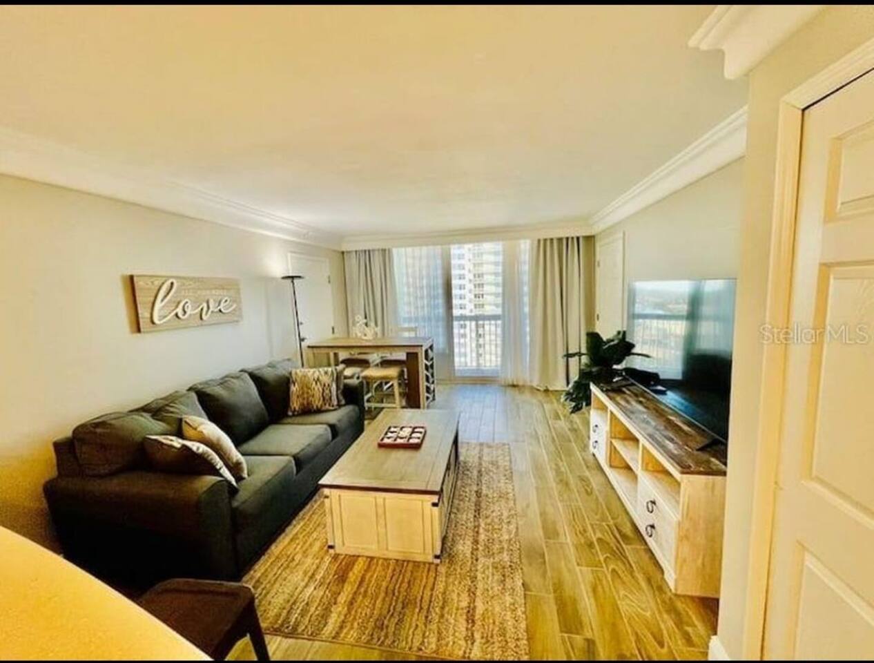 Private balcony ocean view 1 bedroom full kitchen — Daytona Beach — vacation rental