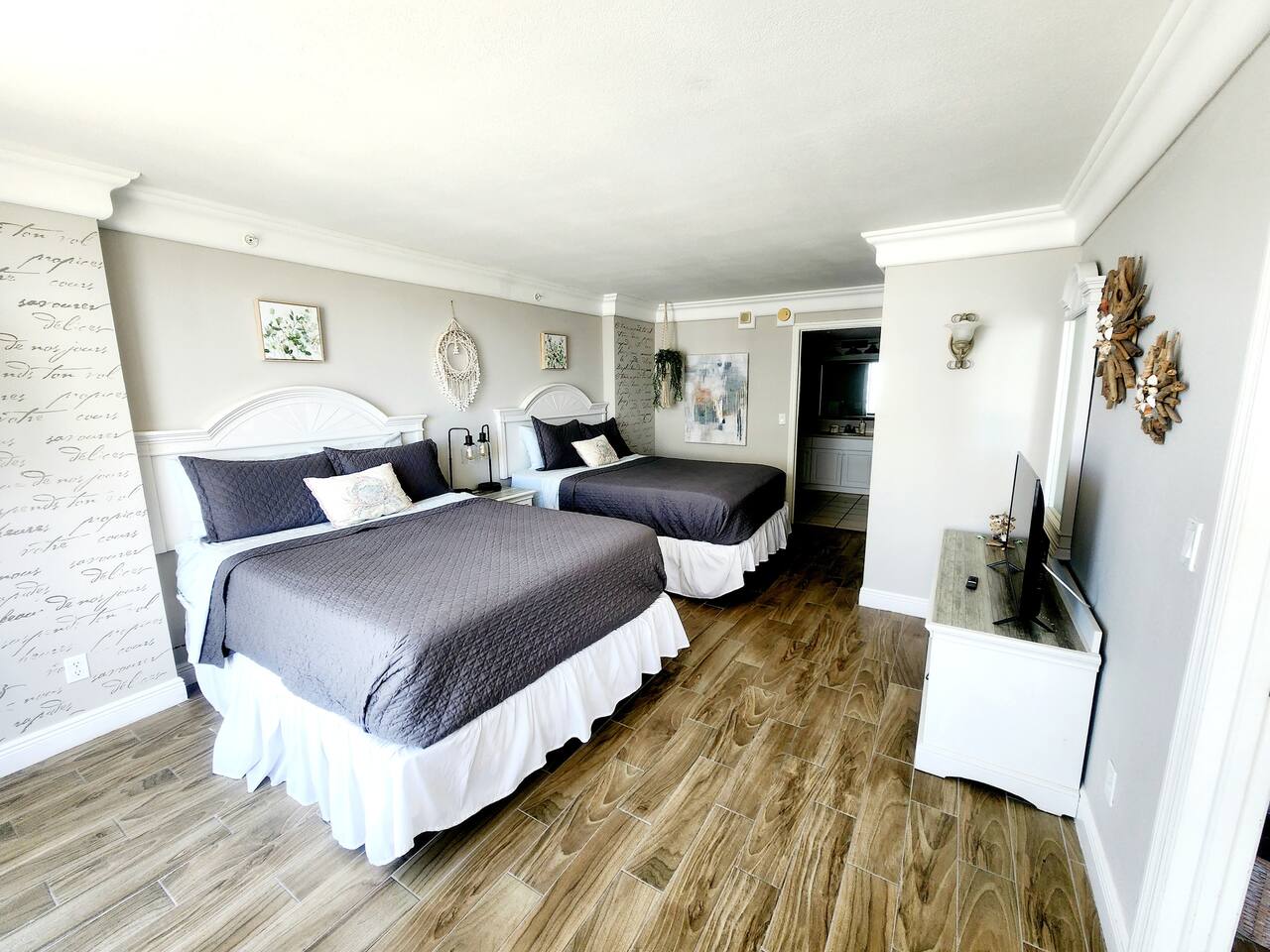 Private balcony ocean view 1 bedroom full kitchen