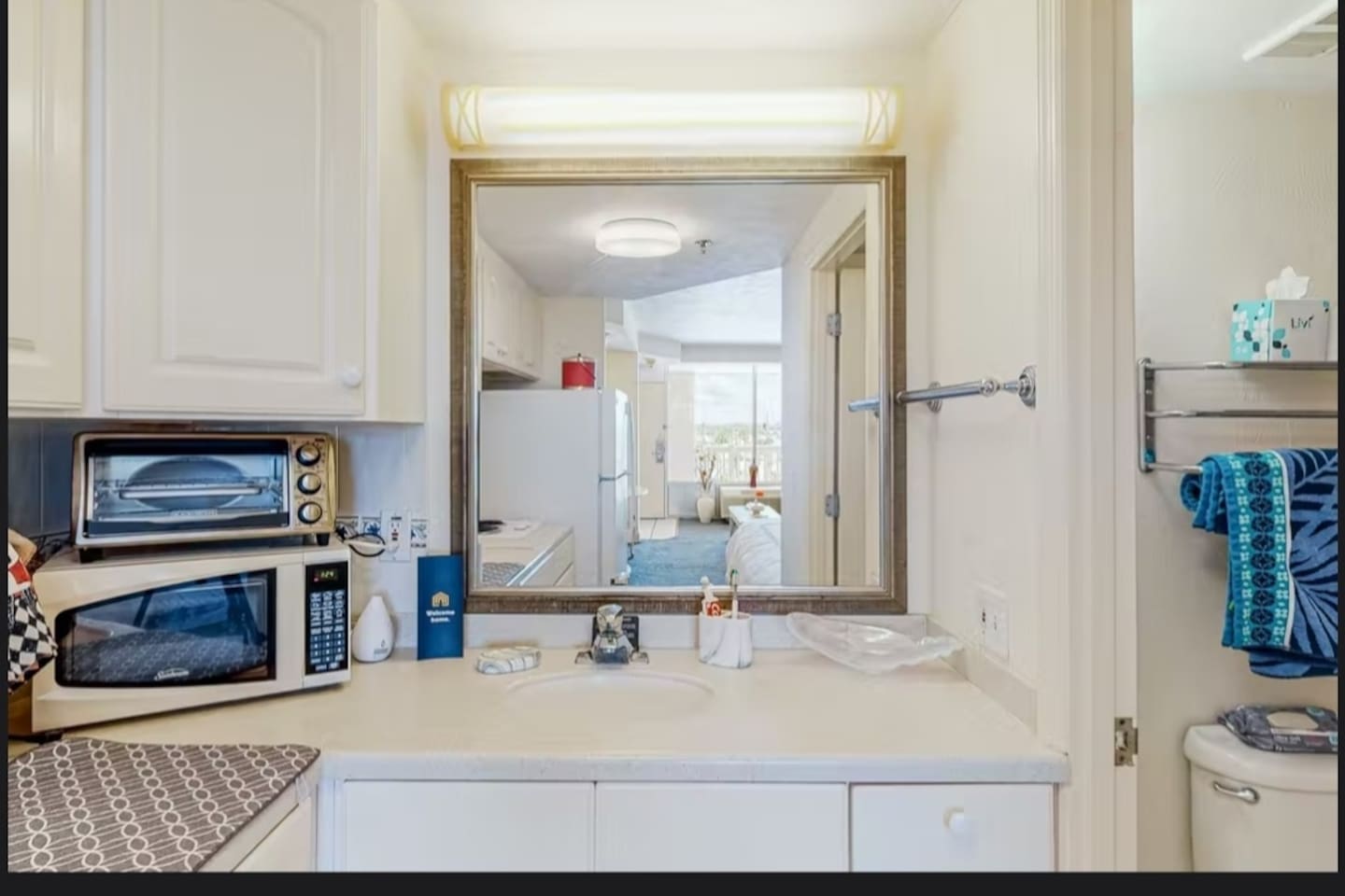 Classy Daytona Beach King Studio w/full kitchen