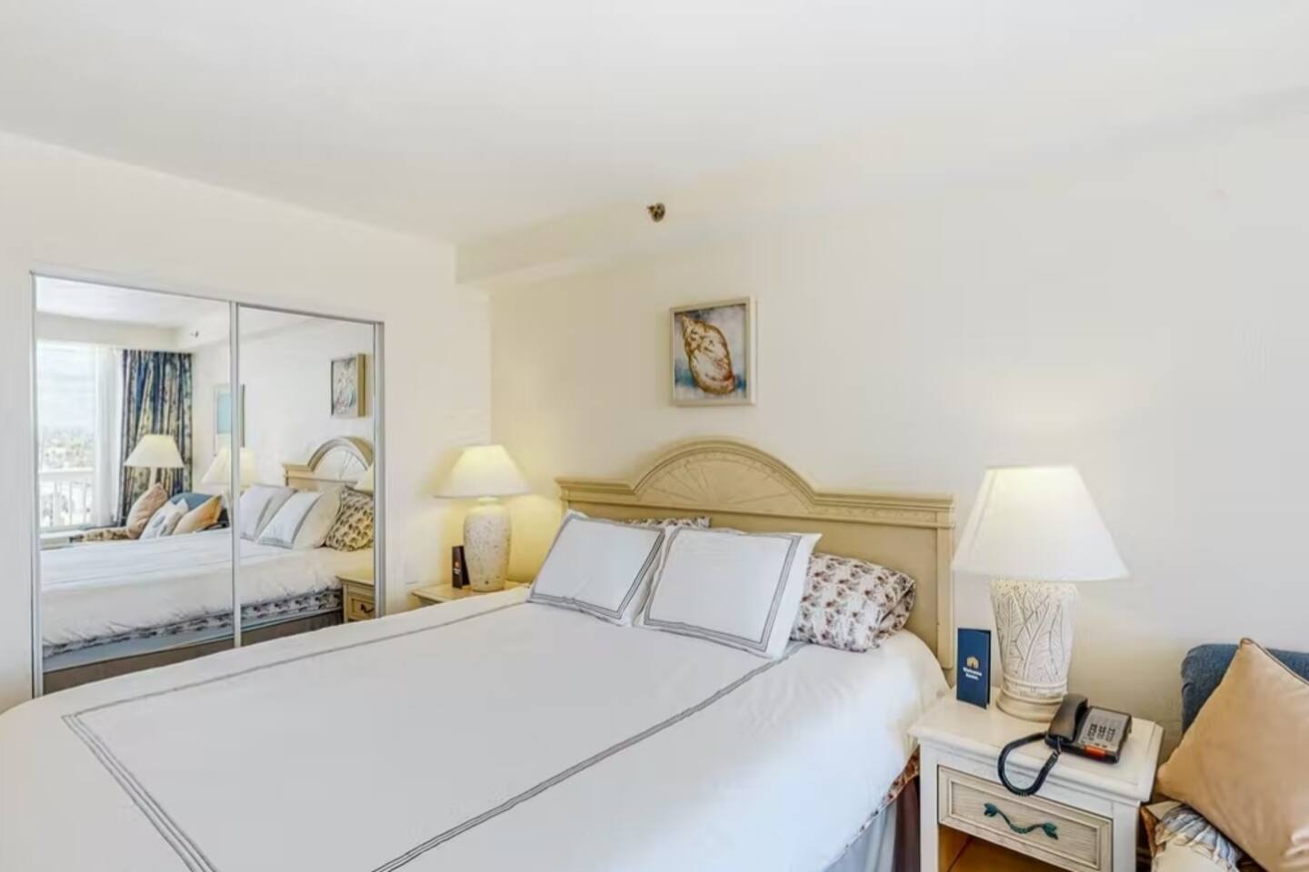 Classy Daytona Beach King Studio w/full kitchen