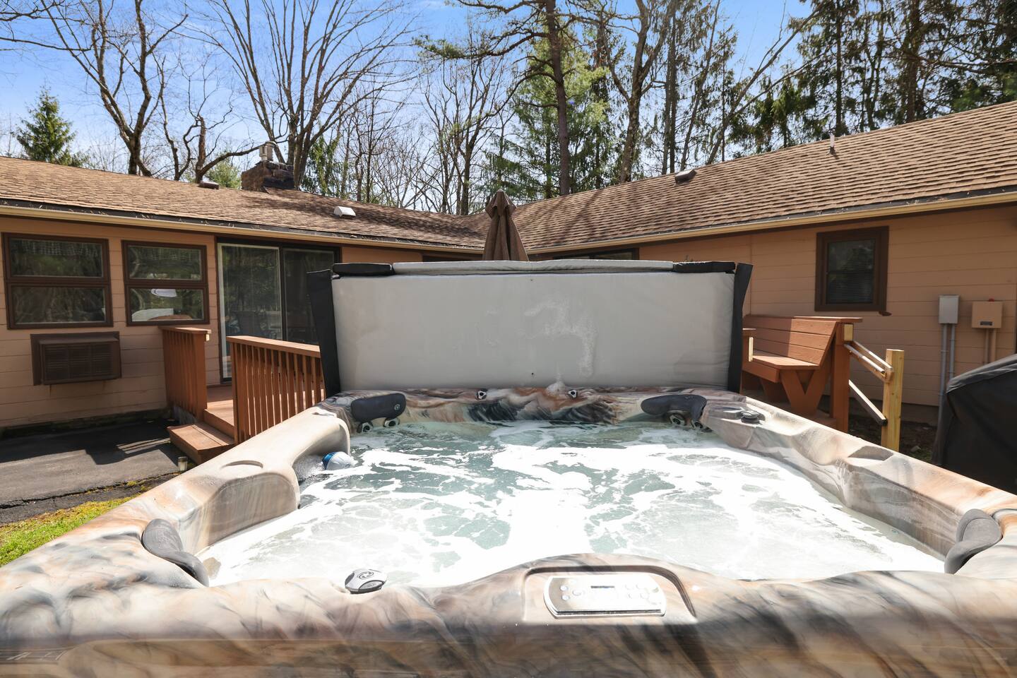 Relax in Style – HotTub, Starry Nights & WoodViews — Lake Harmony — vacation rental