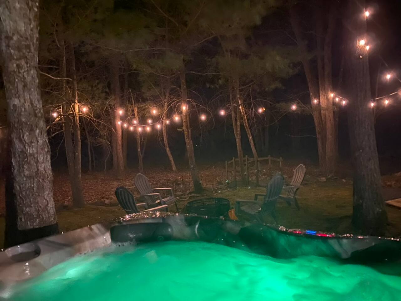 Relax in Style – HotTub, Starry Nights & WoodViews
