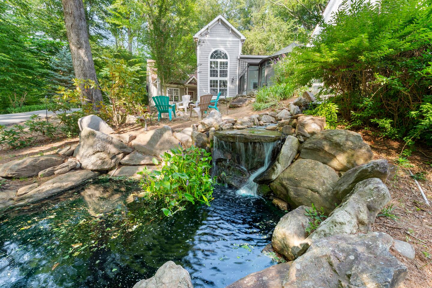 Luxury 8BR Lakefront w/ Hot Tub • Sleeps 24
