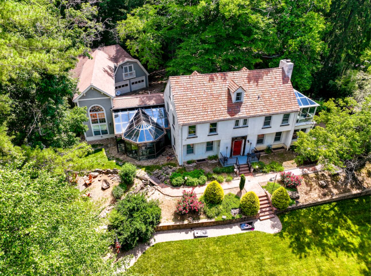 Luxury 8BR Lakefront w/ Hot Tub • Sleeps 24