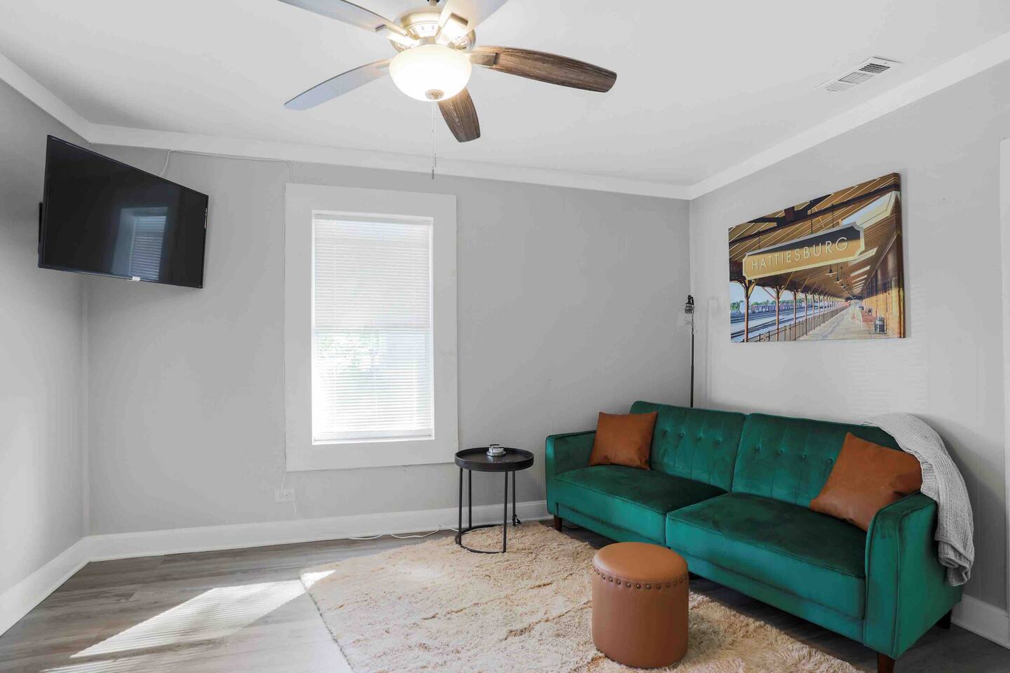 2 bd 1 bath Cottage near downtown Hattiesburg!