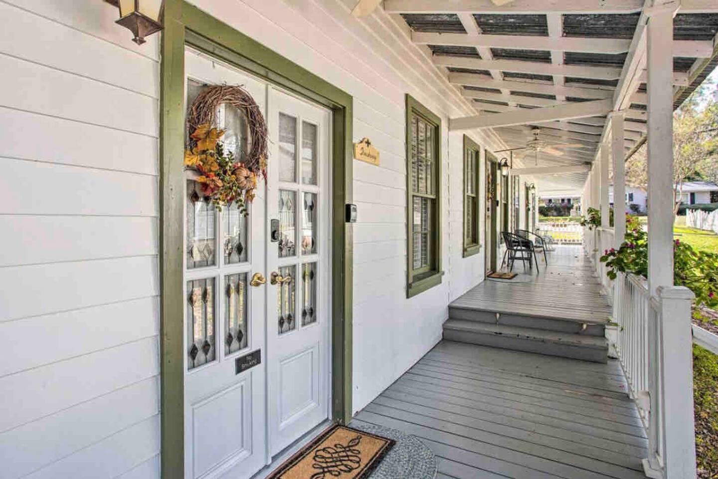 *NEW* Adorable French Country Cottage w/Free Bikes