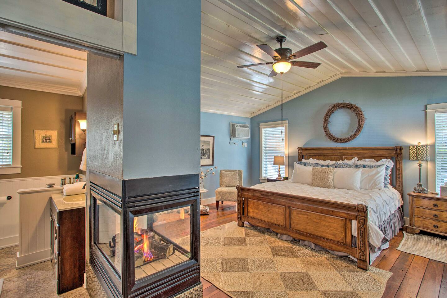 *NEW* Cottage-King Bed/Fireplace/Bikes — Jefferson — vacation rental