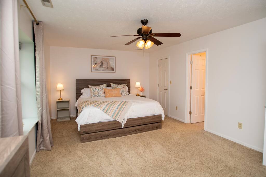 5 Min to Carmel & Grand Park | Pet-Friendly Home