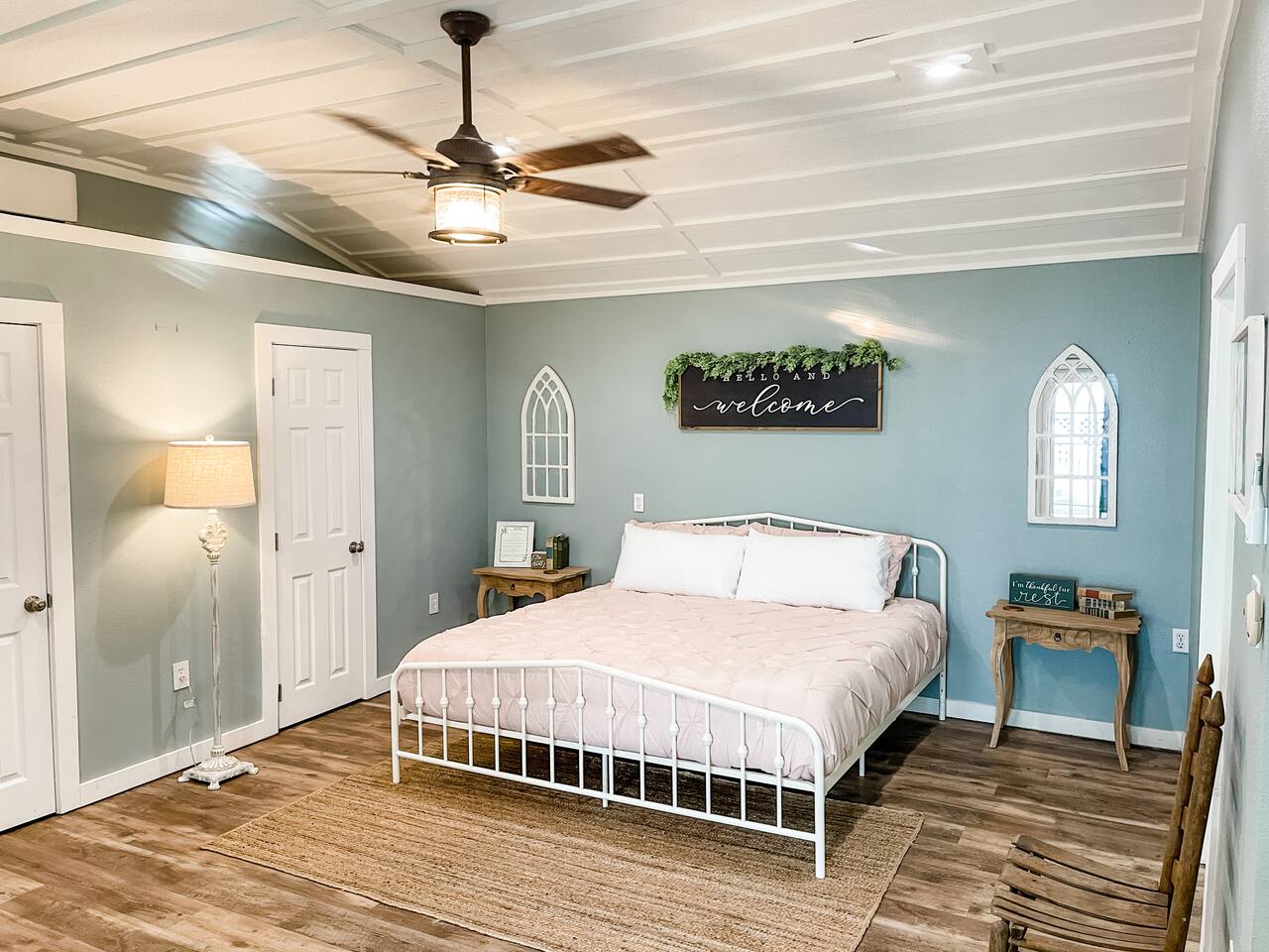 NEW - Adorable Cottage w/Full Kitchen/Tandem Bike