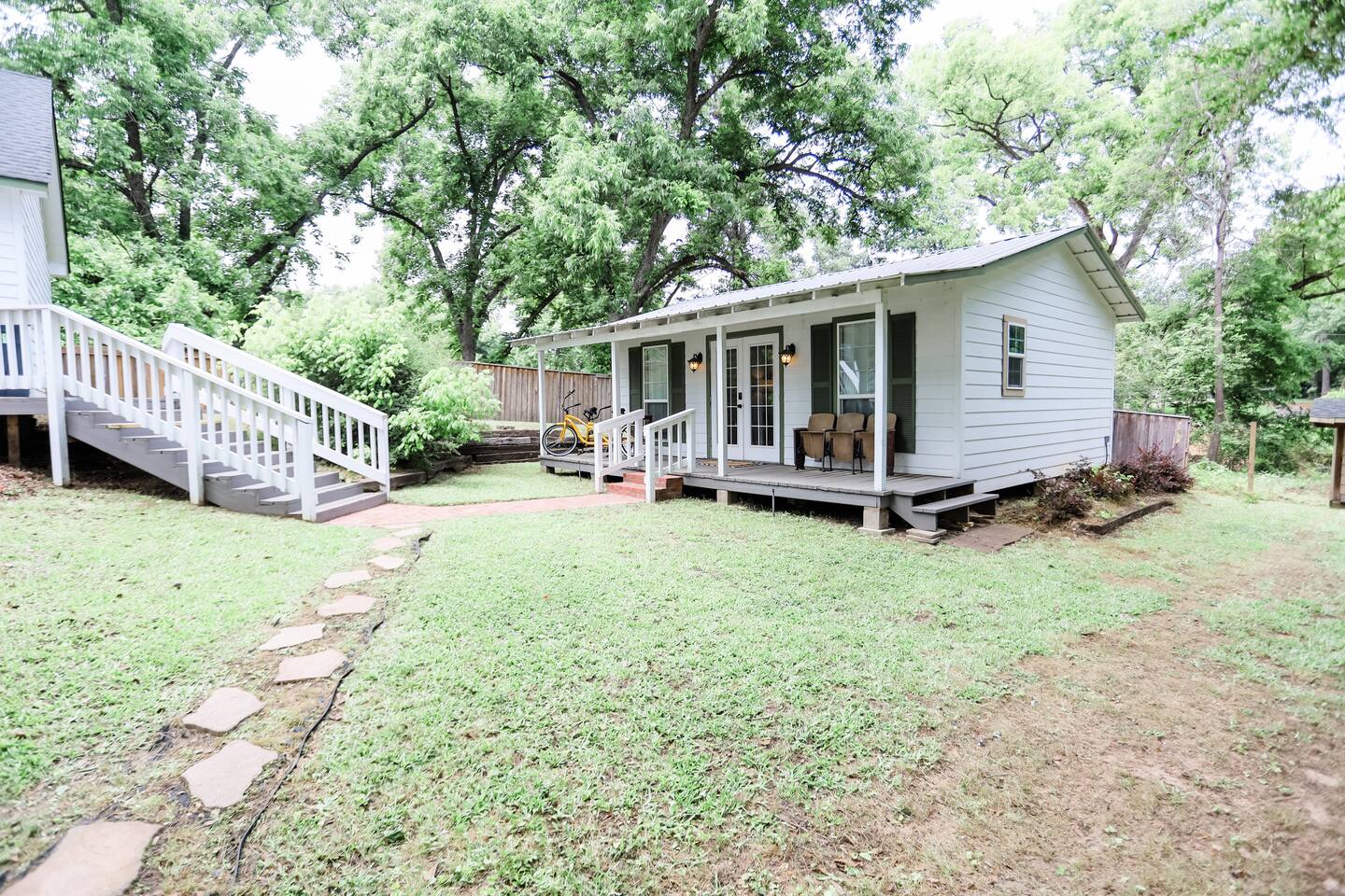 NEW - Adorable Cottage w/Full Kitchen/Tandem Bike