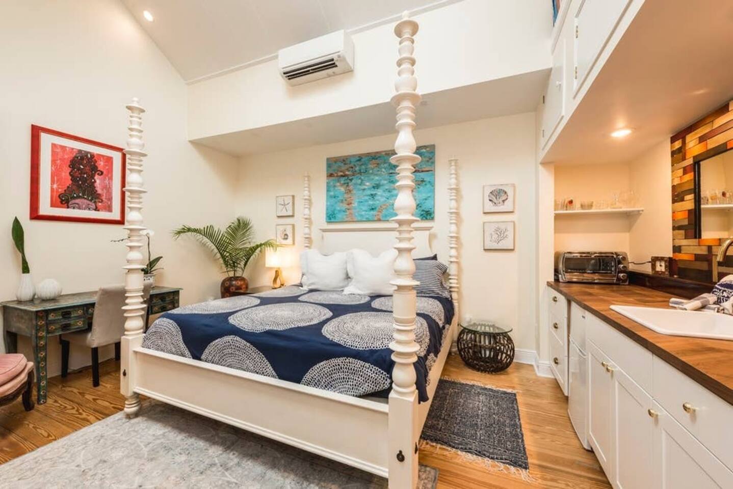 Big Blu -5 bed, 4 bath old town