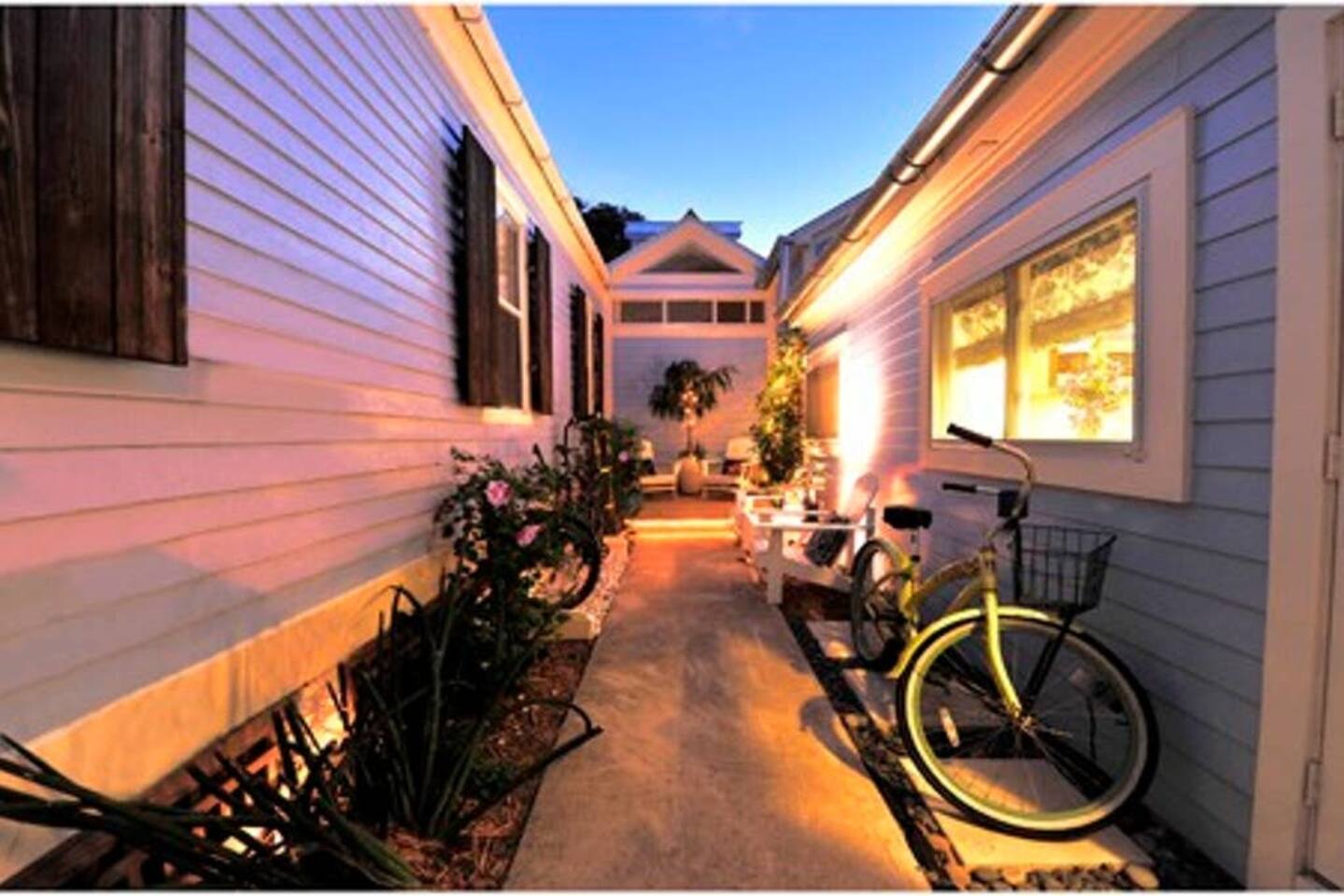 Big Blu -5 bed, 4 bath old town