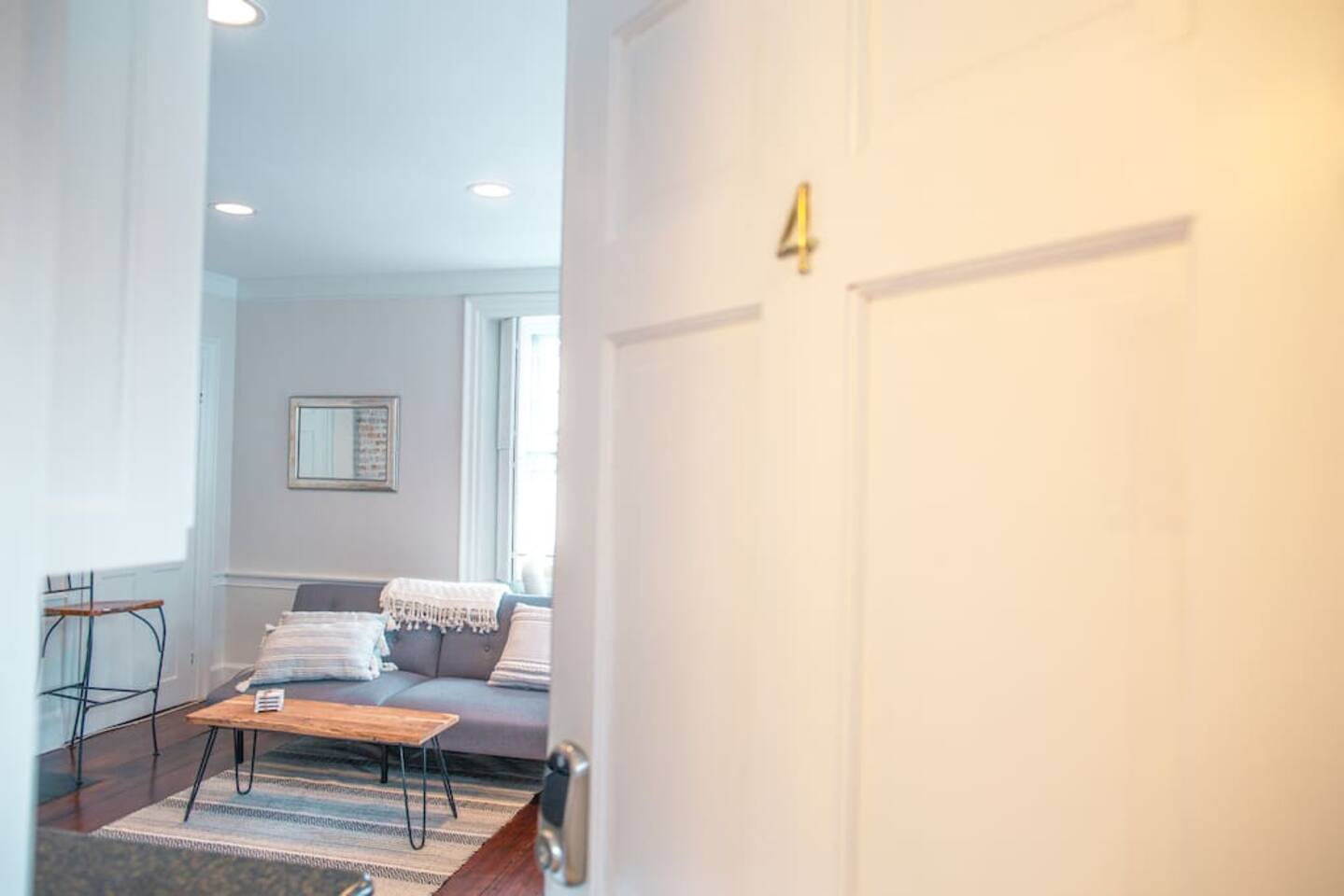 1742 Marblehead Studio|Minutes to Salem|Parking