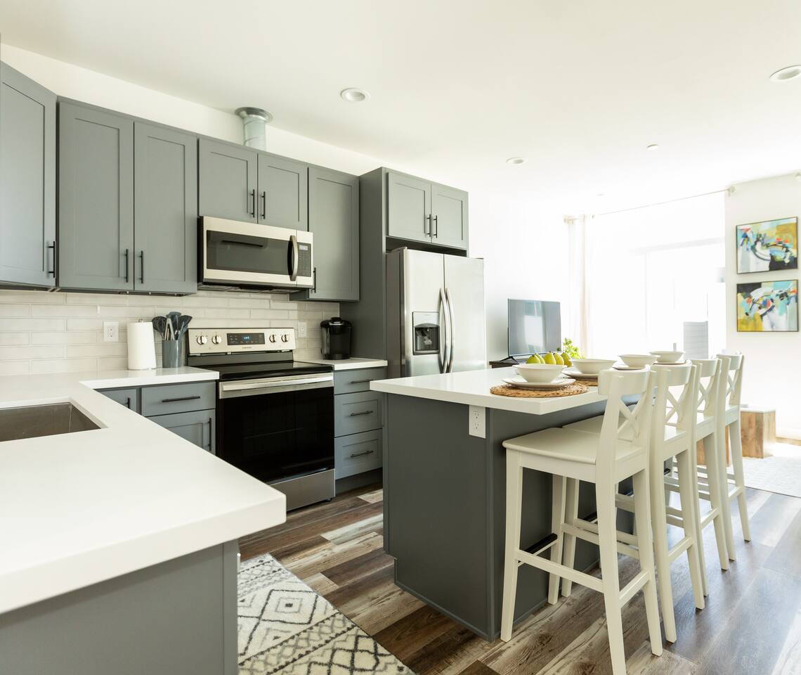Modern W Seattle Getaway- Awesome Rooftop View,AC!