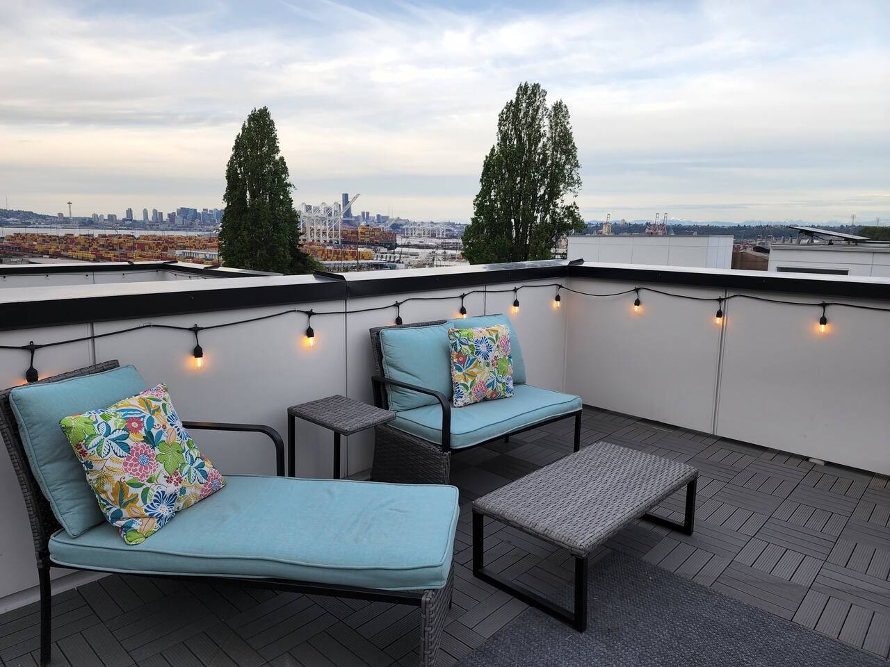 Modern W Seattle Getaway- Awesome Rooftop View,AC!
