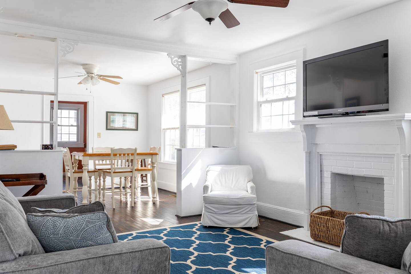 Downtown Cottage - Great Location on Fisher St!