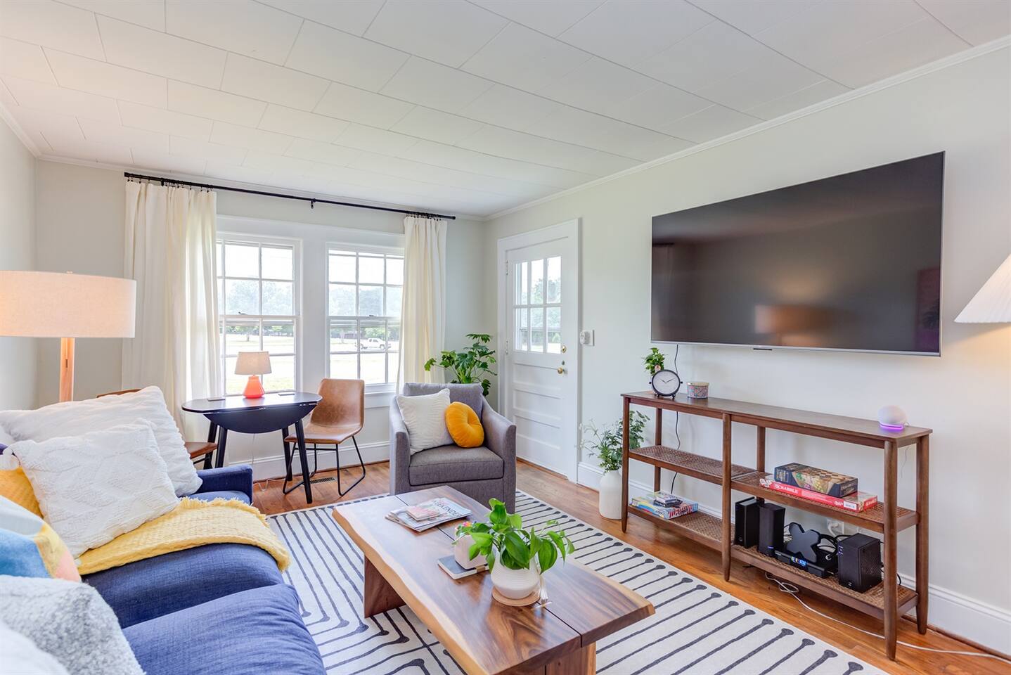 Cozy & Central Graham Escape | BBQ | Balcony