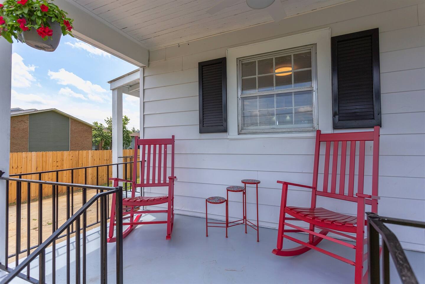 Cozy & Central Graham Escape | BBQ | Balcony