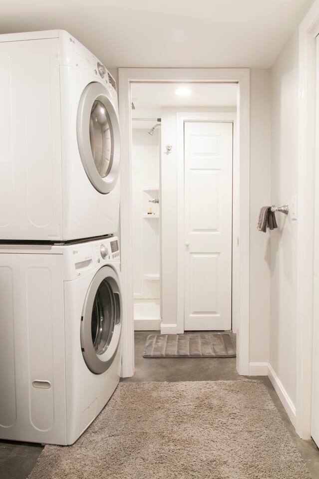 ⭐ Modern Studio in Heart of Downtown Mystic