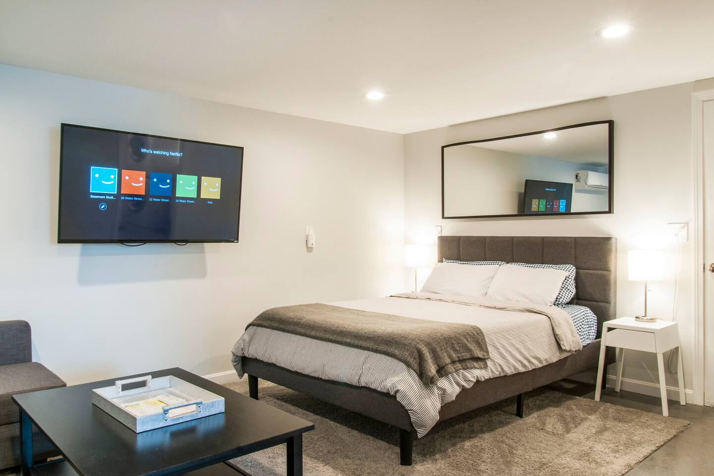 ⭐ Modern Studio in Heart of Downtown Mystic