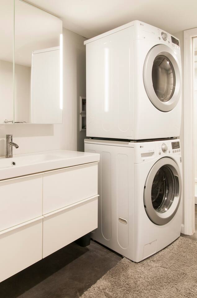 ⭐ Modern Studio in Heart of Downtown Mystic