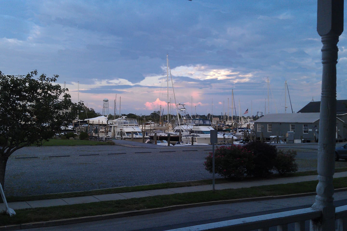 Downtown Mystic w/ Parking - Walk to Everything
