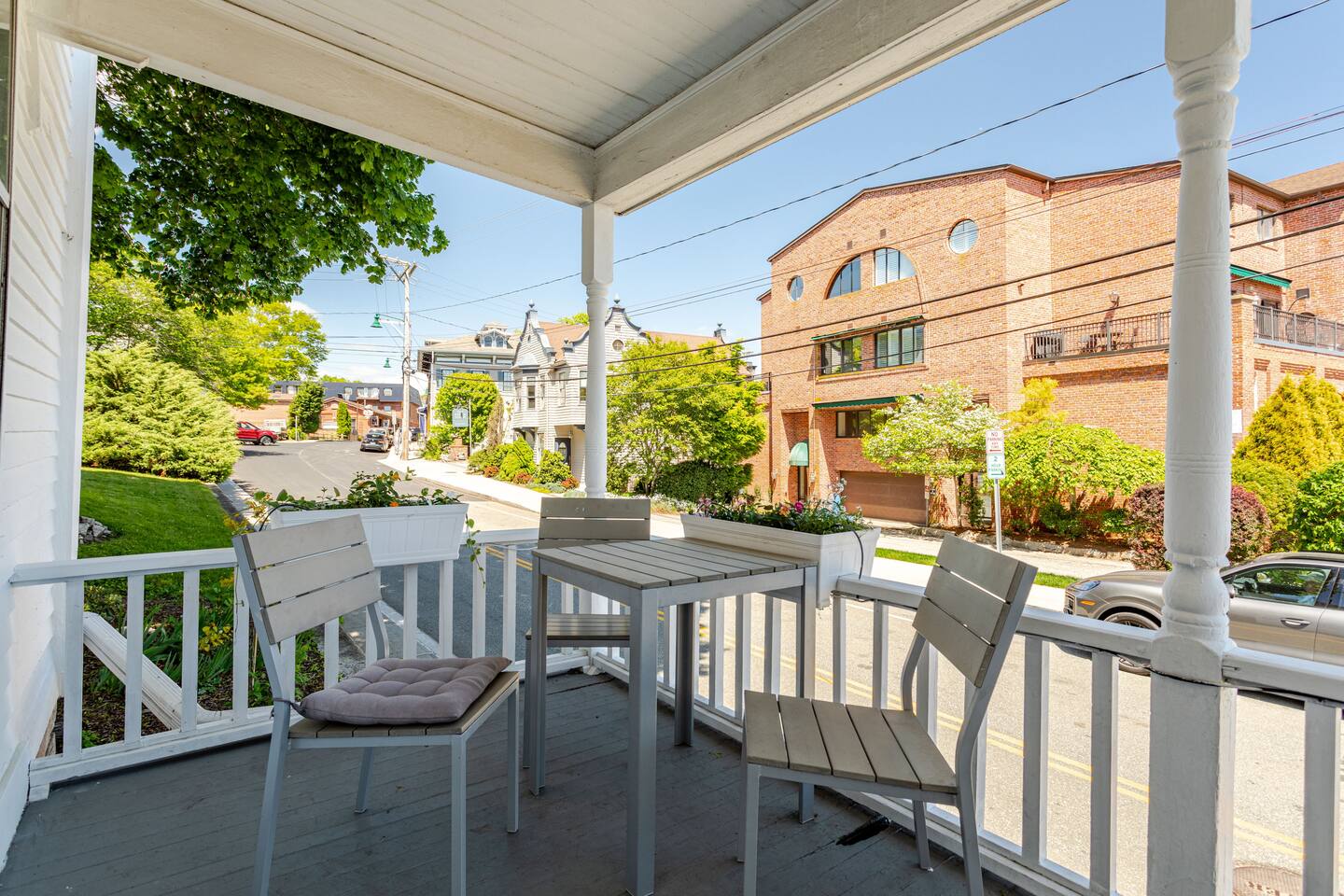 ⚓ Newly Renovated Townhouse in Downtown Mystic