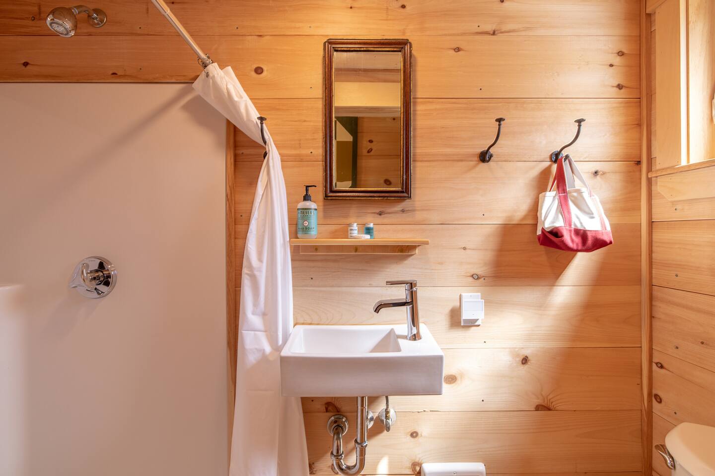 Cozy Cabin 3 •Forest Escape •Cedar Sauna + Firepit